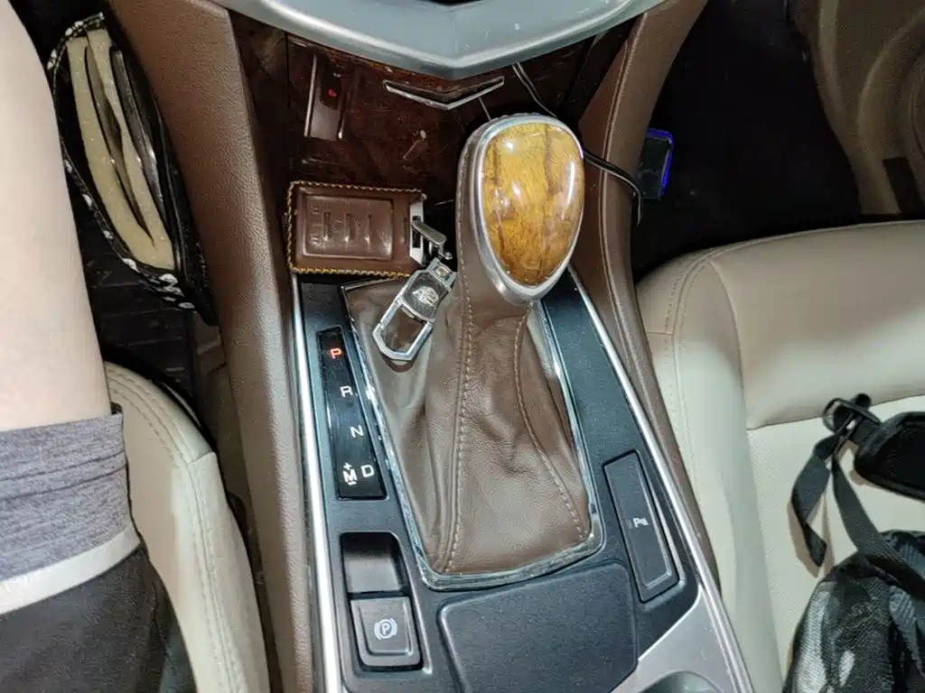 Cadillac SRX 2014 — фото 14