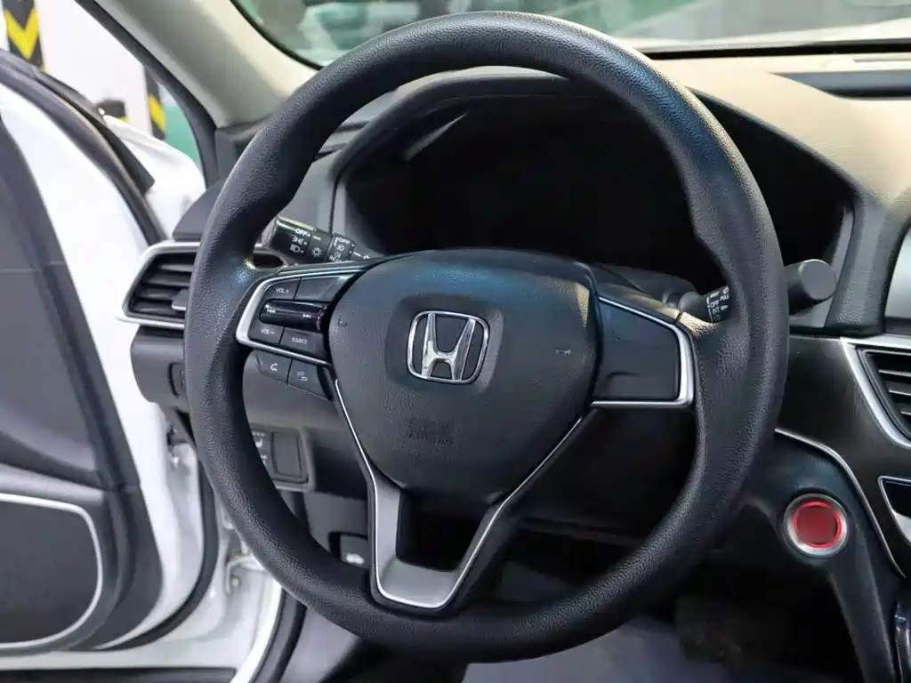 Honda Accord 2018 — фото 16