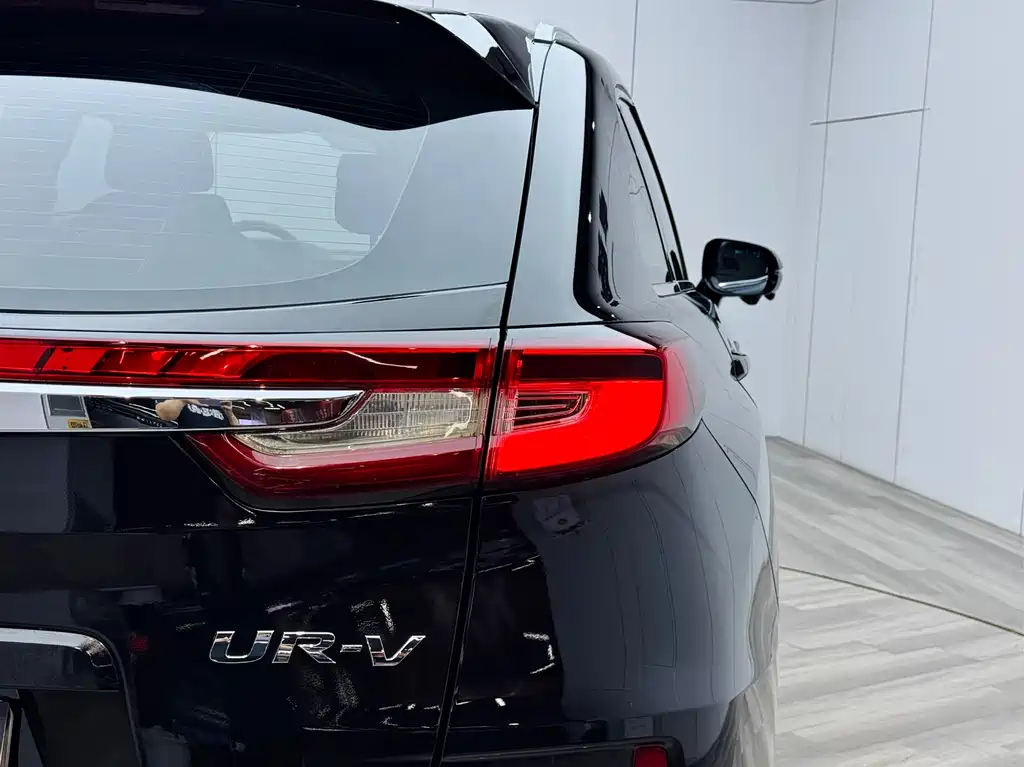 Honda UR-V 2017 — фото 28