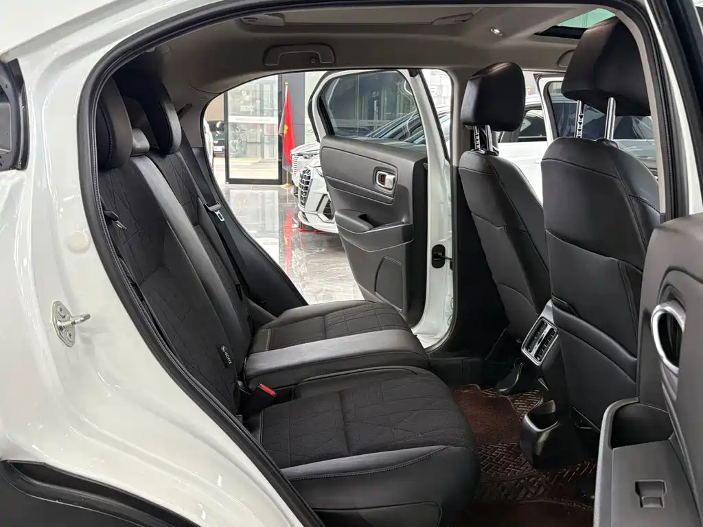 Honda Vezel 2023 — фото 13
