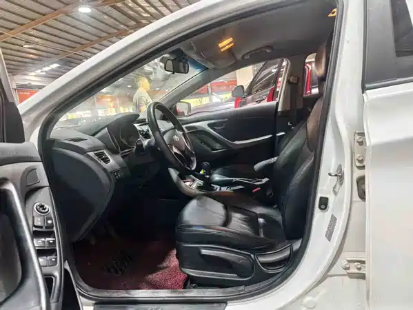 Hyundai Elantra Langdong 2016
