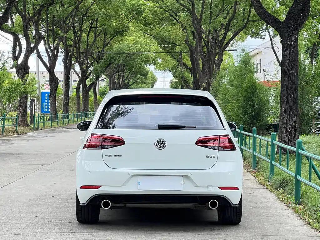 Volkswagen Golf GTI 2018 — фото 6