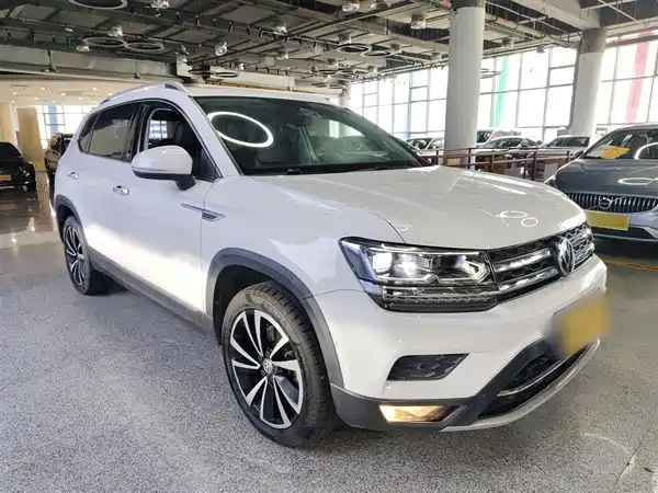 Volkswagen Tharu 2020