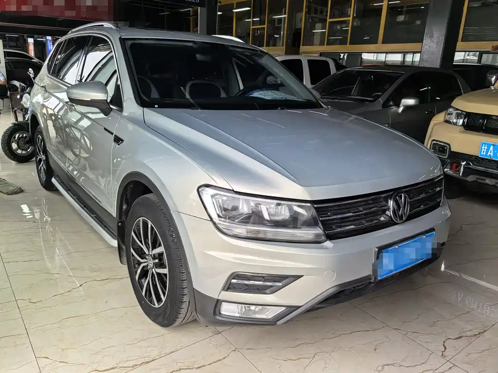 Volkswagen Tiguan L 2017 — фото 3