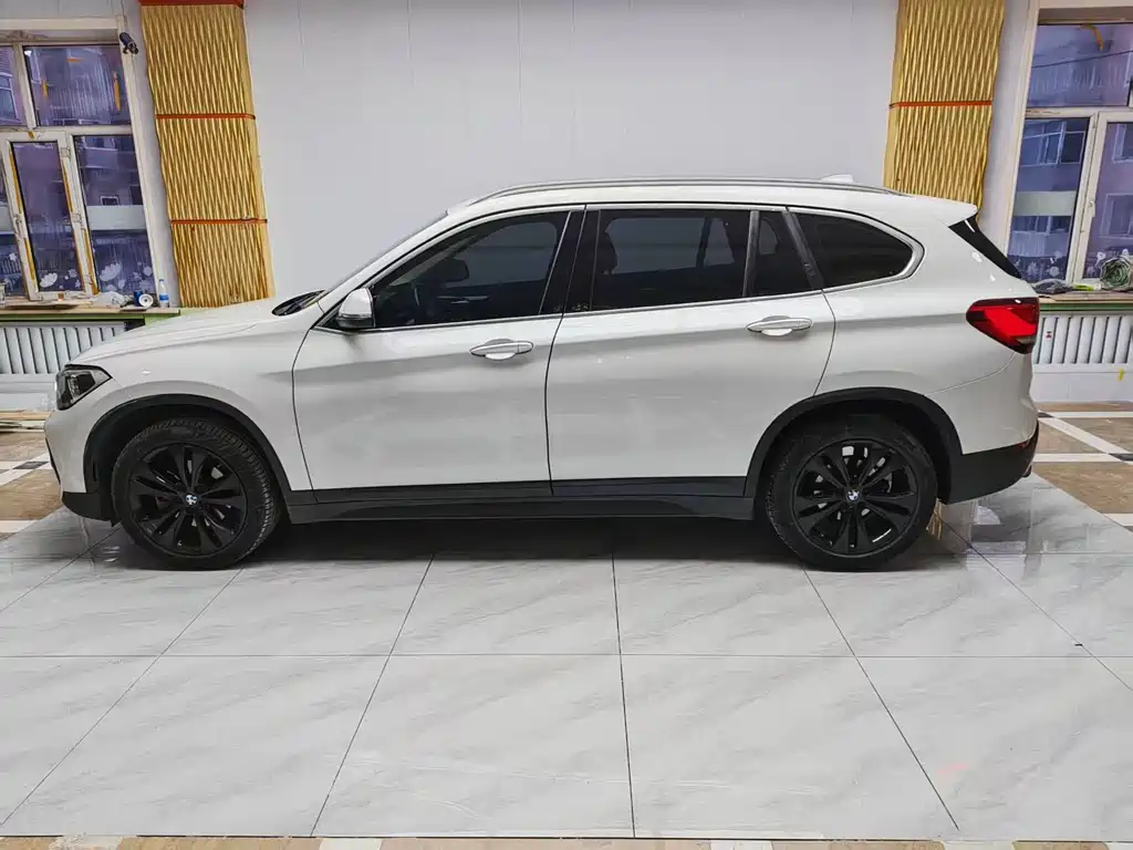 BMW X1 2022 — фото 6