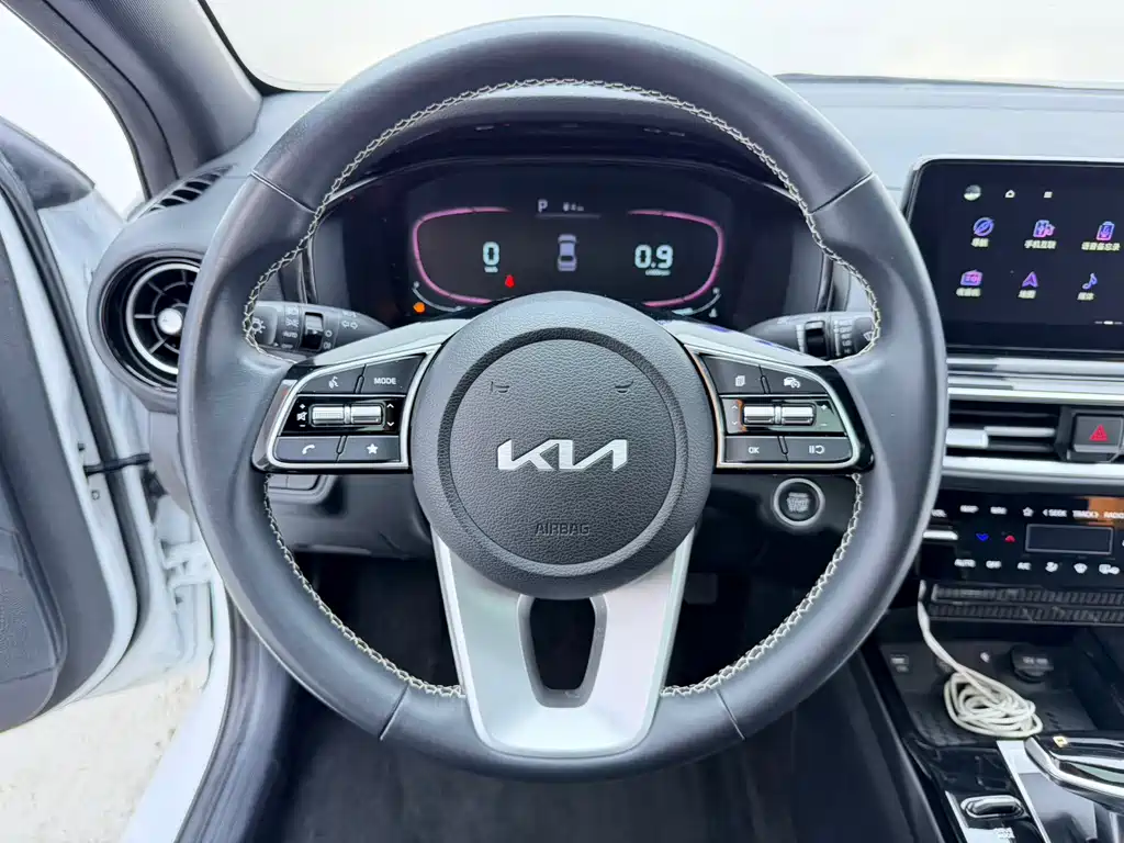 Kia K3 2023 — фото 11