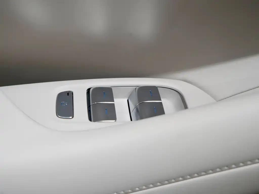 Xiaomi YU7 2025 — фото 6