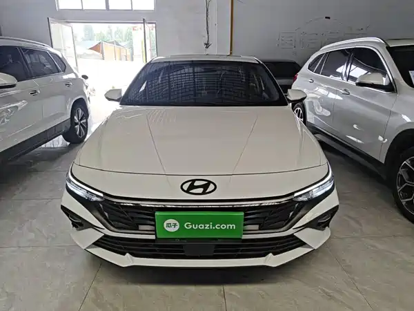Hyundai Elantra 2024