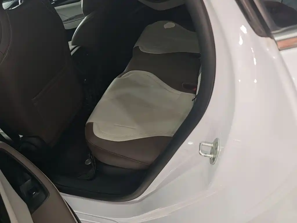 BYD Qin PLUS 2025 — фото 17