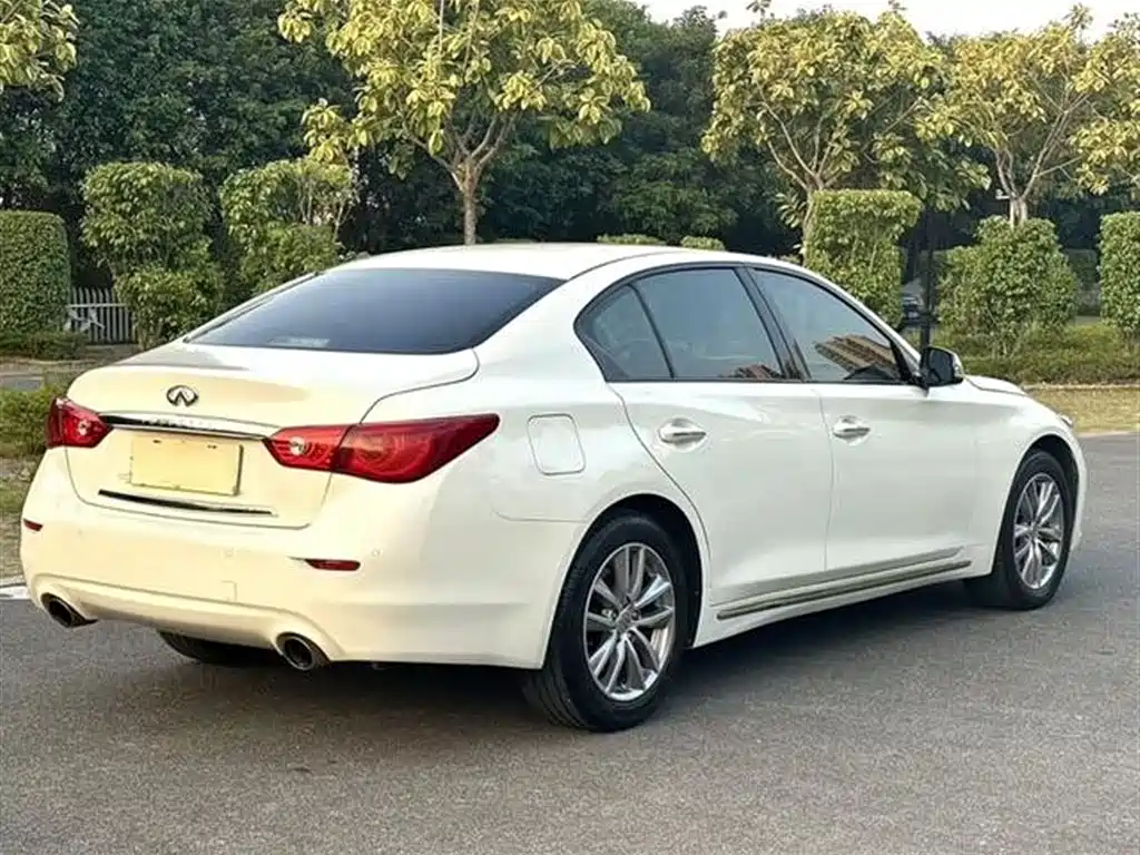 Infiniti Q50L 2016 — фото 9