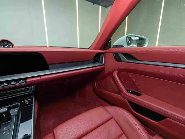 Porsche 911 2023