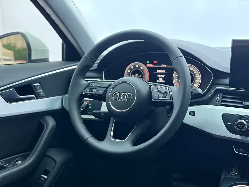 Audi A4L 2024 — фото 14