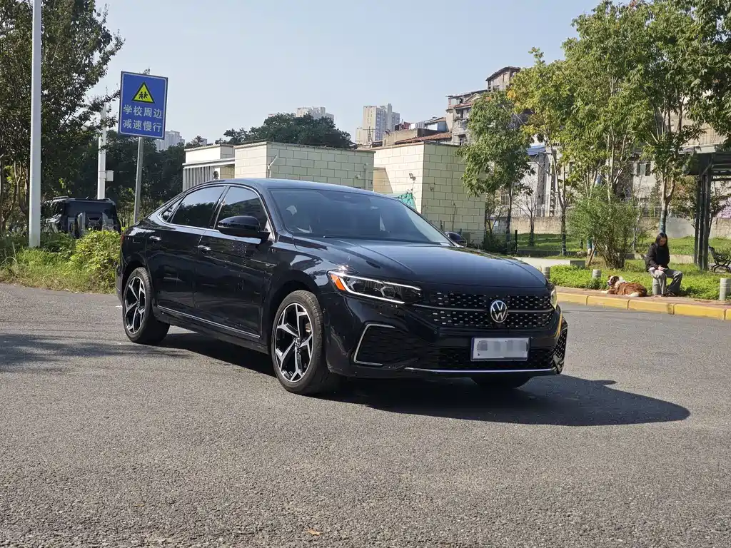 Volkswagen Passat 2023