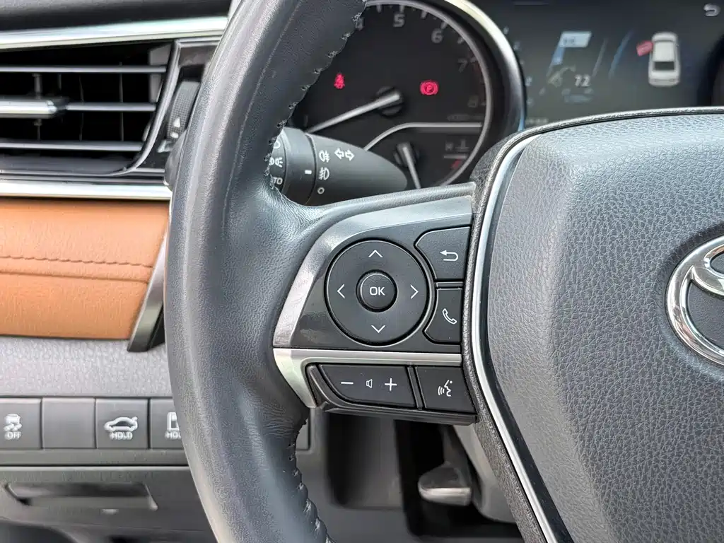 Toyota Camry 2021 — фото 26