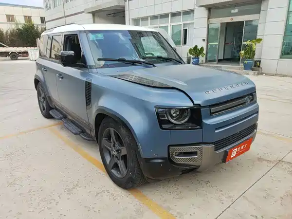 Land Rover Defender 2021