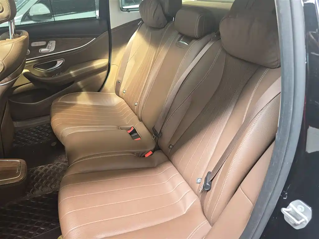 Mercedes-Benz E-Class 2023 — фото 17