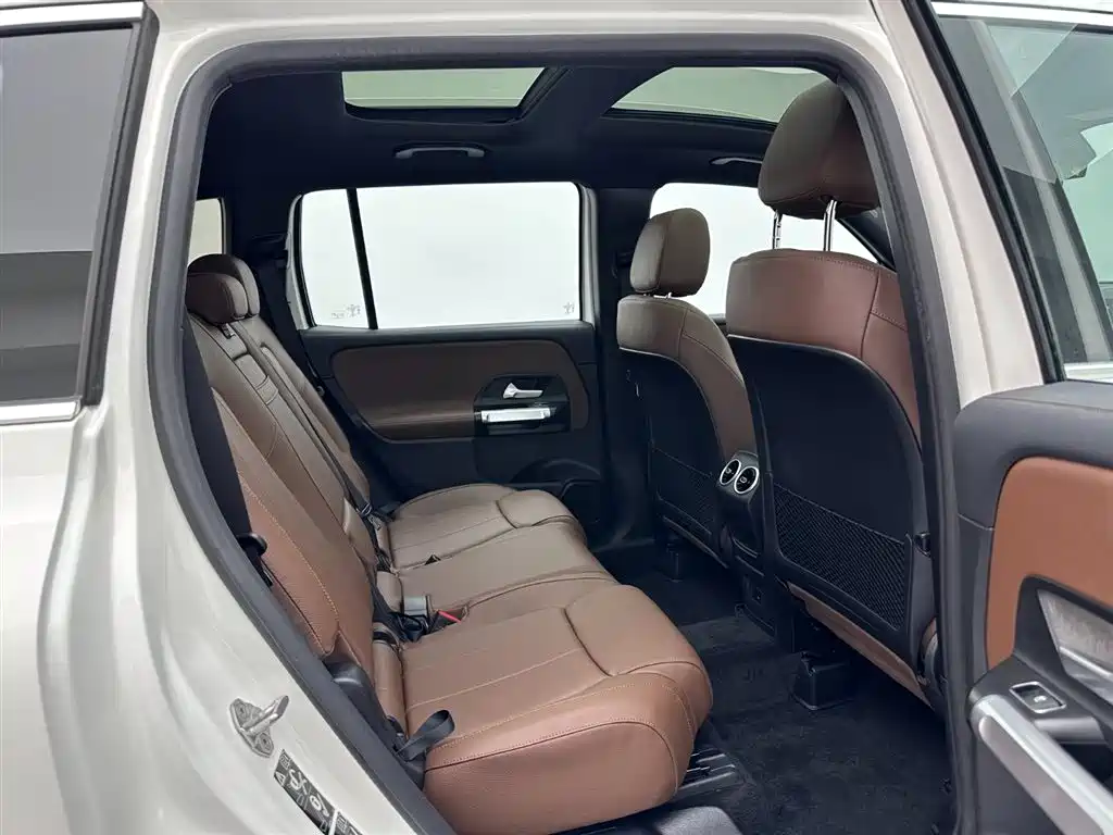 Mercedes-Benz GLB 2023 — фото 21