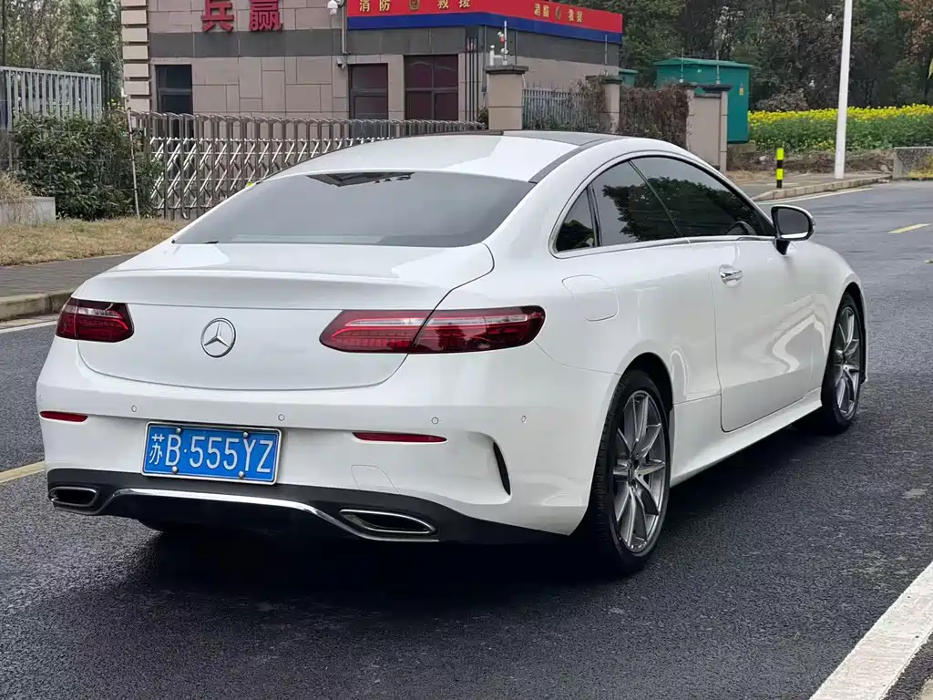 Mercedes-Benz E-Class 2023 — фото 4