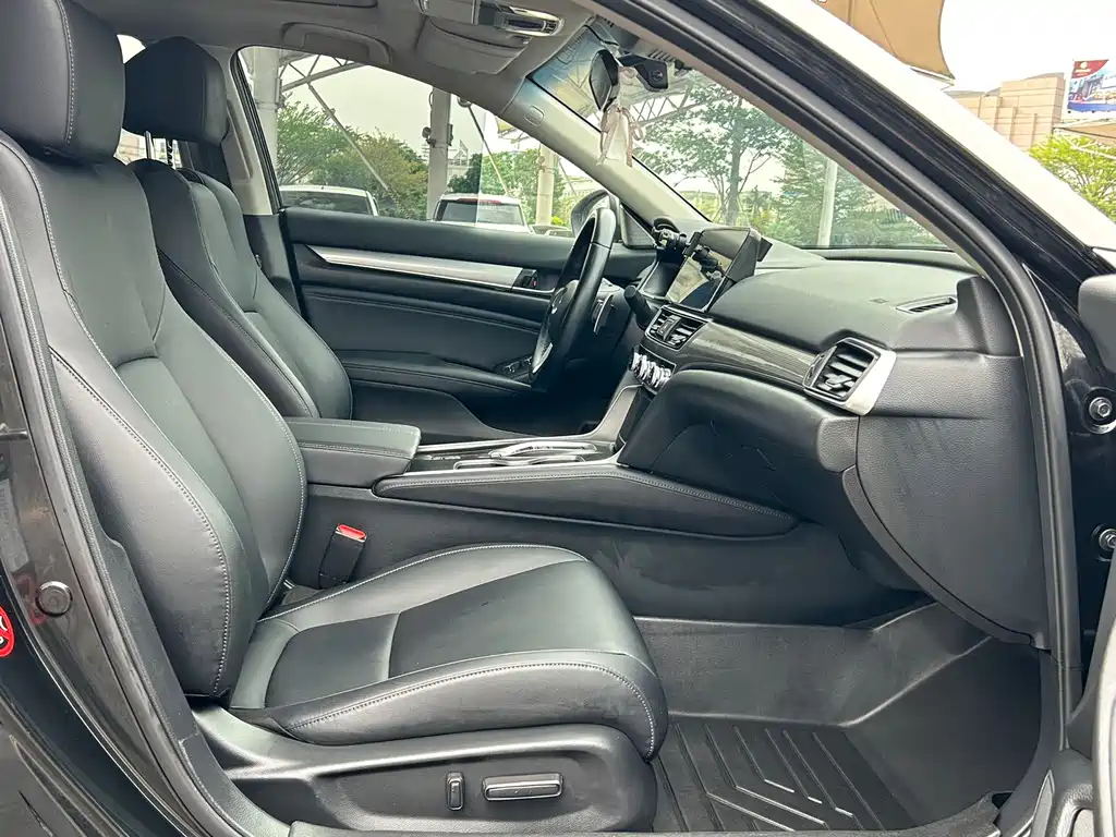 Honda Accord 2023 — фото 13