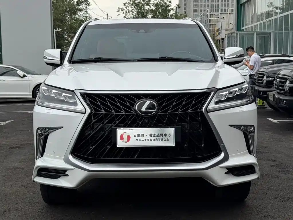 Lexus LX 2020 — фото 3