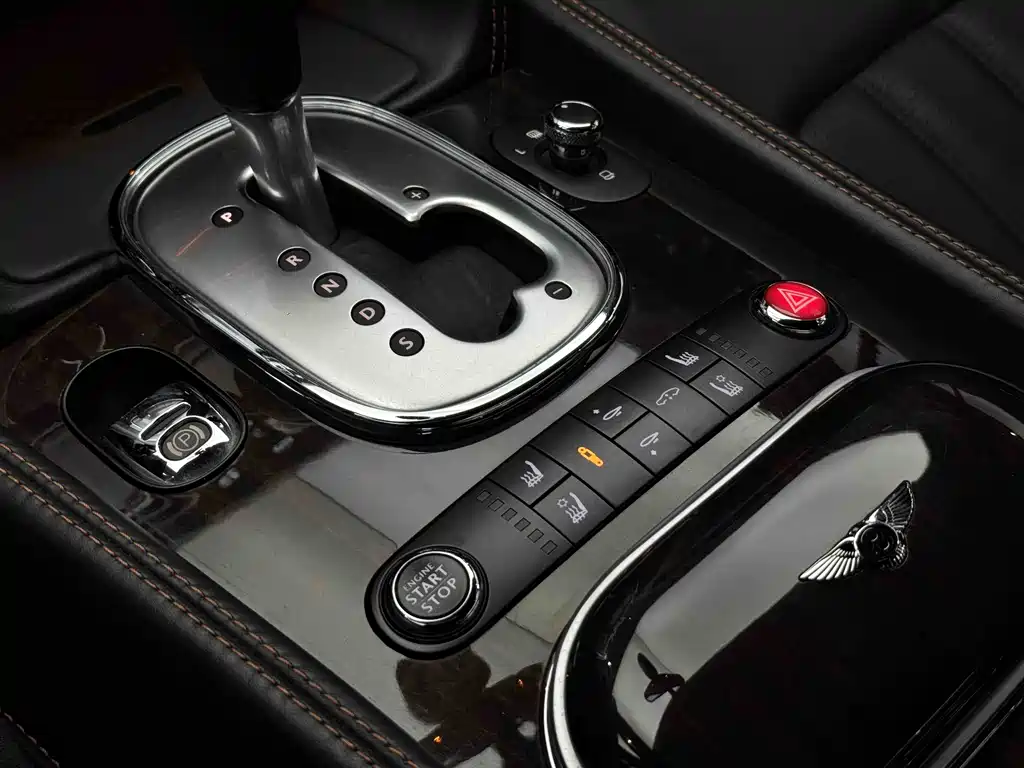 Bentley Continental 2017 — фото 12