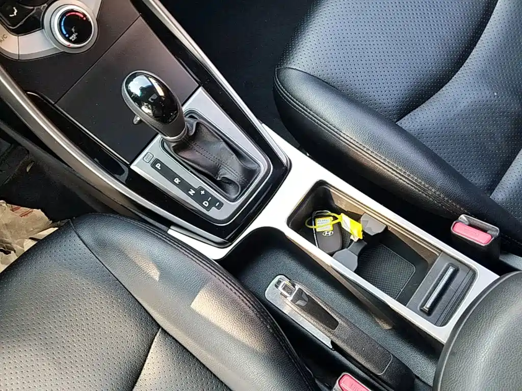 Hyundai Elantra Langdong 2016 — фото 14