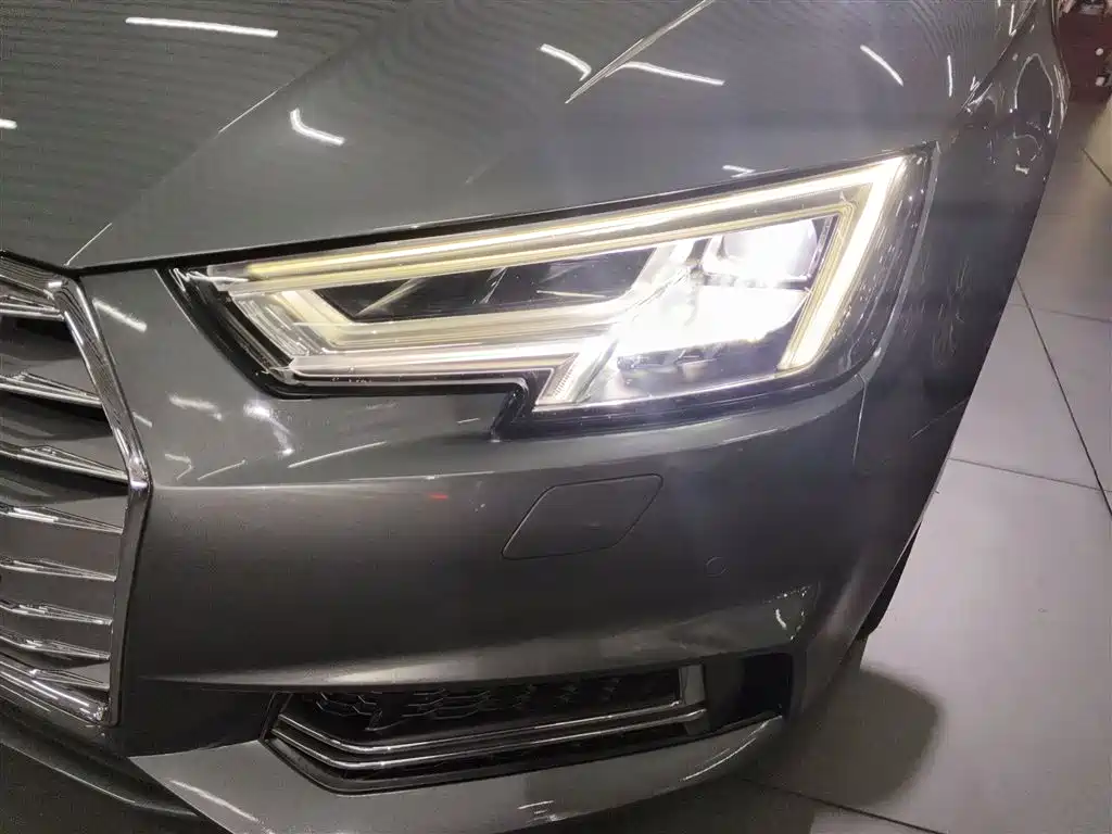 Audi A4L 2018 — фото 18