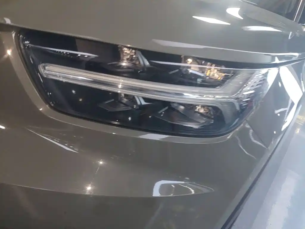 Volvo XC40 NEV 2021 — фото 24