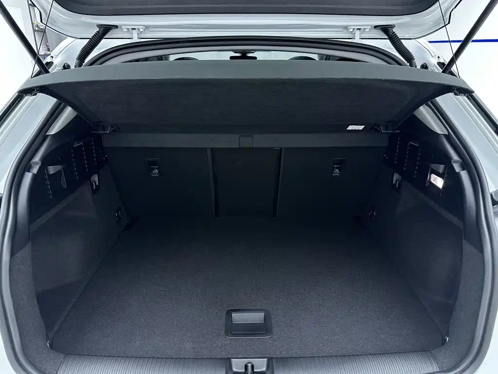Audi Q2L 2022 — фото 18
