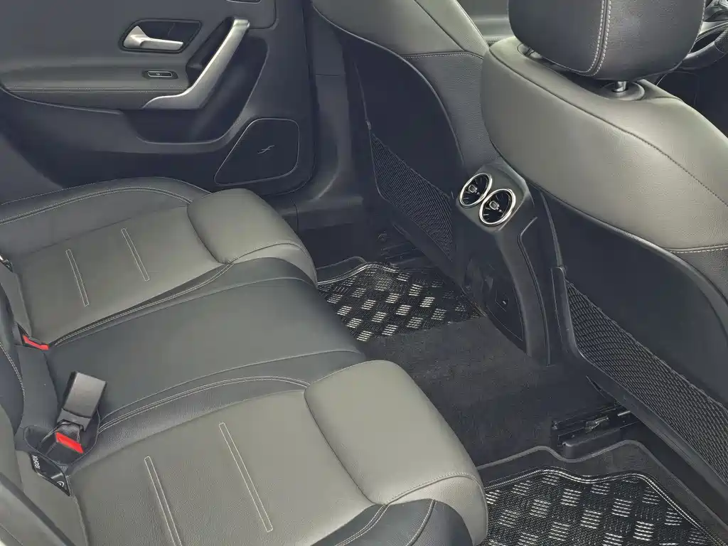 Mercedes-Benz A-Class AMG 2021 — фото 14