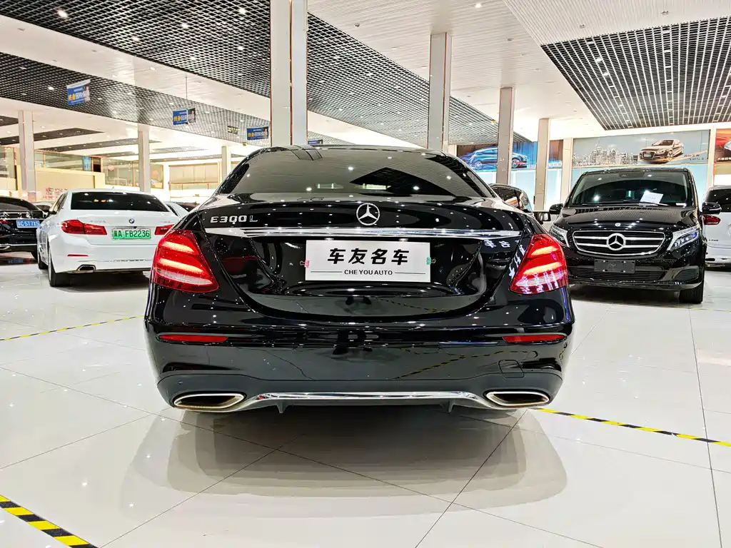 Mercedes-Benz E-Class 2018 — фото 14