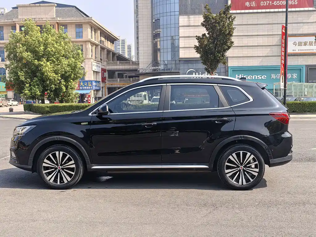 Roewe RX5 New Energy 2017 — фото 9