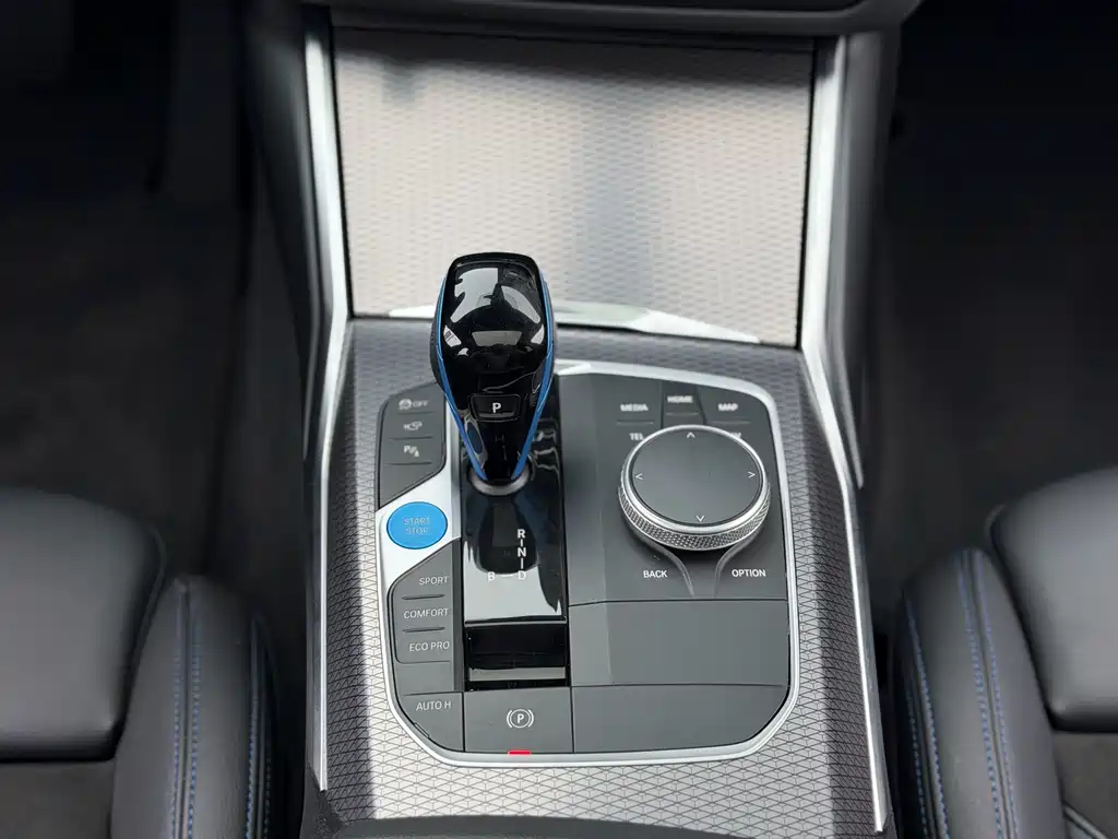 BMW i4 2022 — фото 11