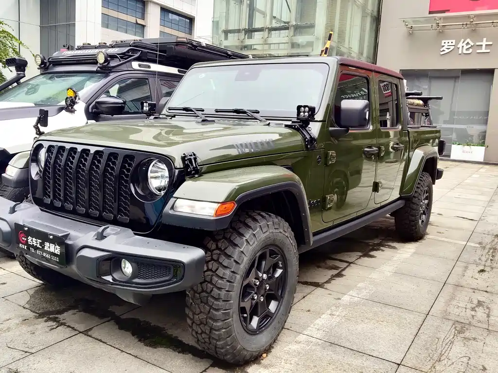 Jeep Gladiator — фото 1