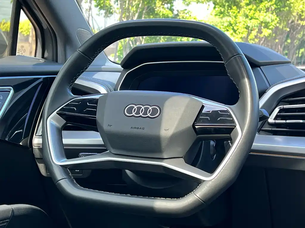 Audi Q4 E-Tron 2024 — фото 19