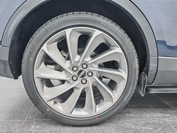 Lincoln Nautilus 2021
