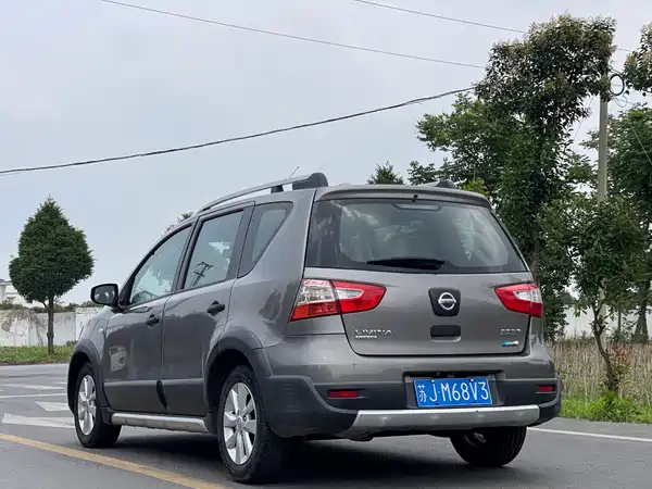 Nissan Livina 2013