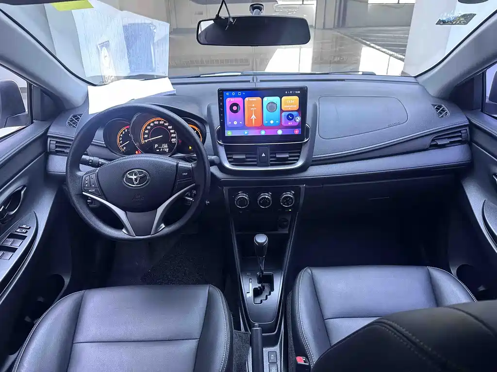 Toyota Yaris L 2022 — фото 18