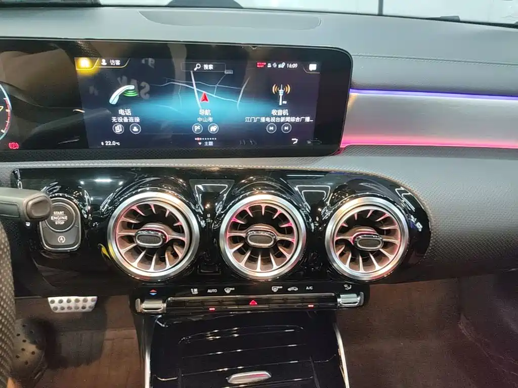 Mercedes-Benz A-Class AMG 2021 — фото 13