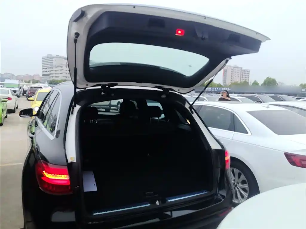 Mercedes-Benz GLC 2017 — фото 15
