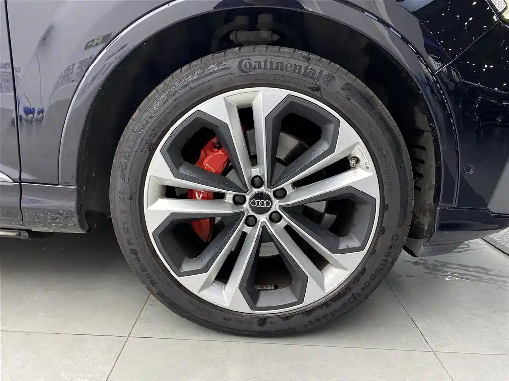 Audi Q7 2020 — фото 13