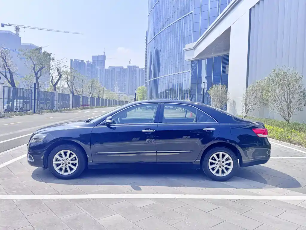Toyota Camry 2014 — фото 30
