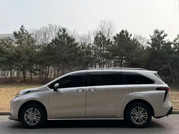 Toyota Sienna 2021