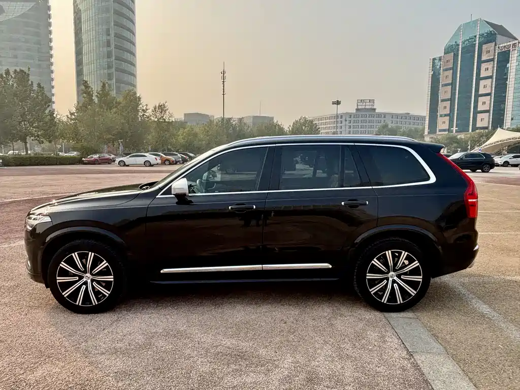 Volvo XC90 2021 — фото 17