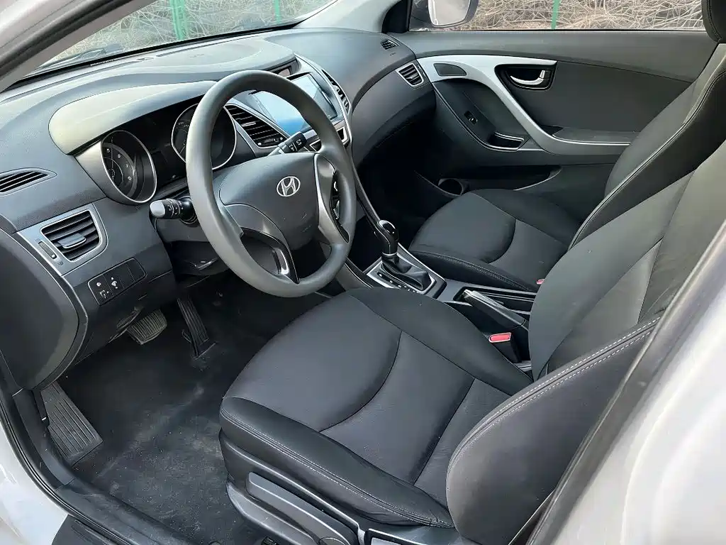 Hyundai Elantra Langdong 2017 — фото 4