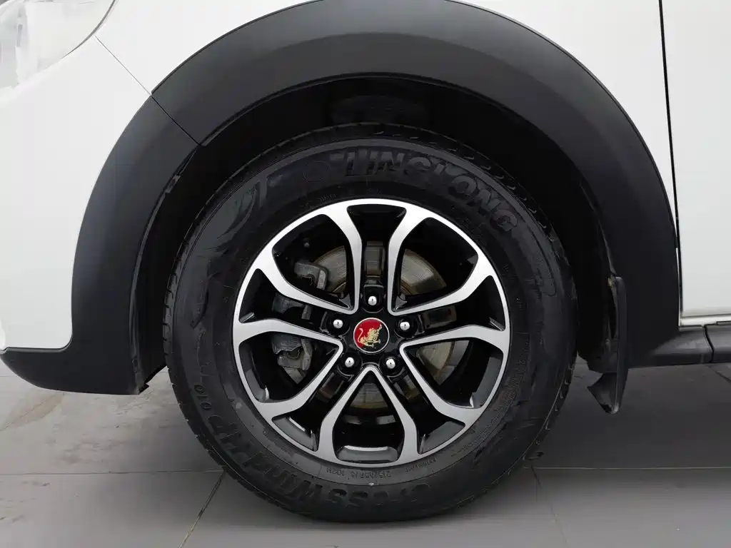 Dongfeng Jingyi XV 2016 — фото 17