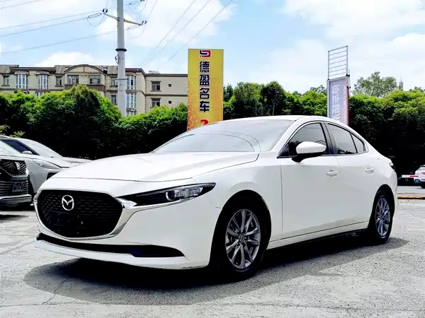 Mazda 3 Axela 2022