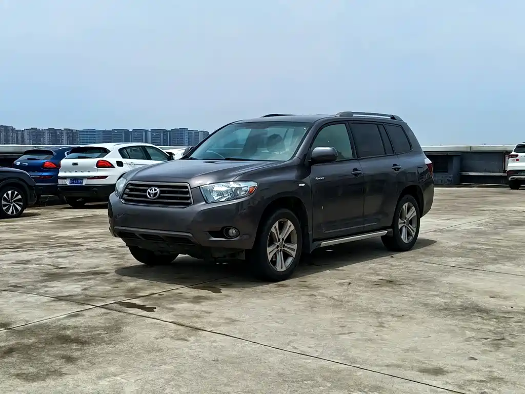 Toyota Highlander 2010 — фото 1