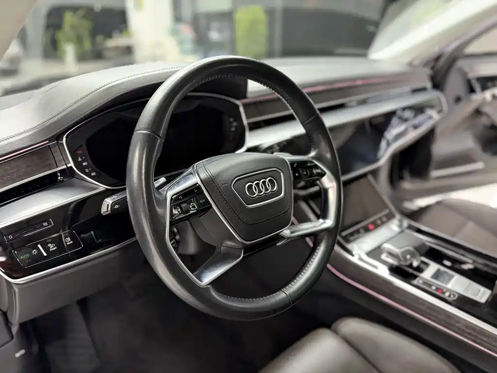Audi A8 2020 — фото 8