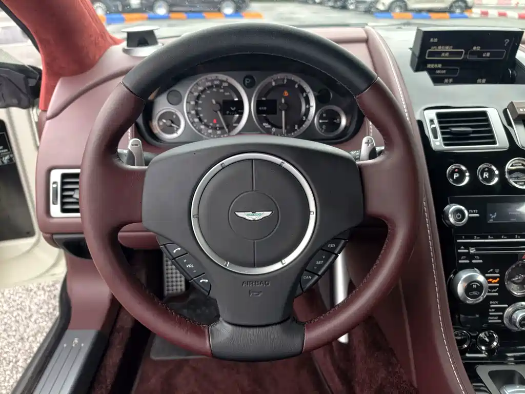 Aston Martin Rapide 2014 — фото 6